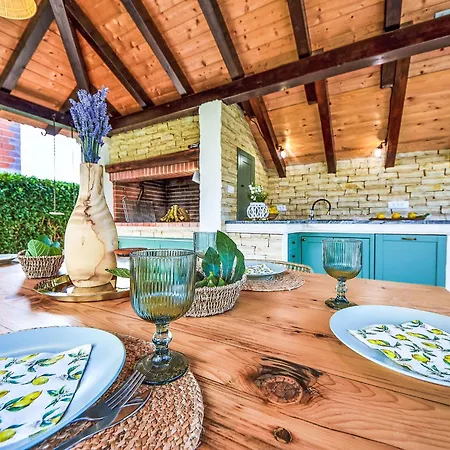 Petra-1 By Interhome