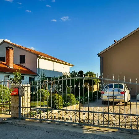 Petra-1 By Interhome * ビオグラード・ナ・モル