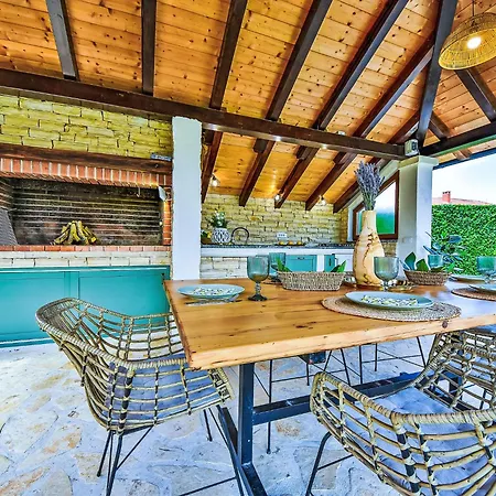 Petra-1 By Interhome