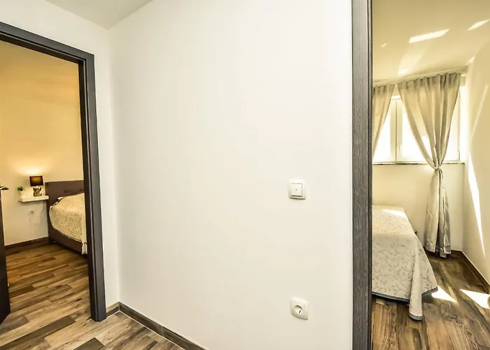 Petra-1 By Interhome